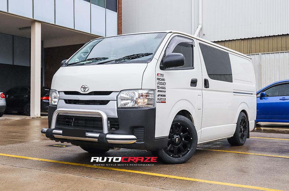 TOYOTA-HIACE-GATOR-SATIN-BLACK